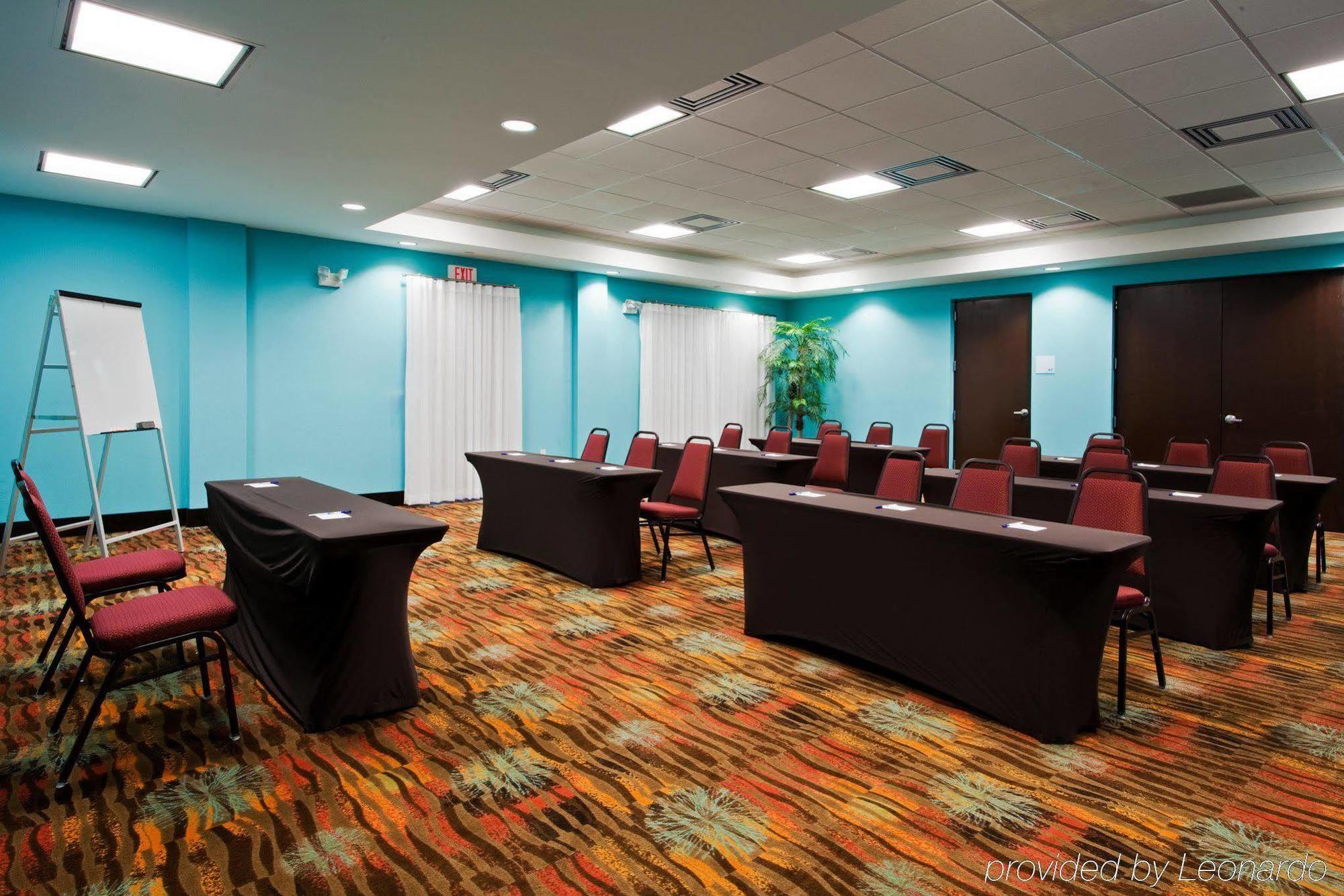 Holiday Inn Express Hotel & Suites Fort Lauderdale Airport/Cruise Port, An Ihg Hotel Удобства фото