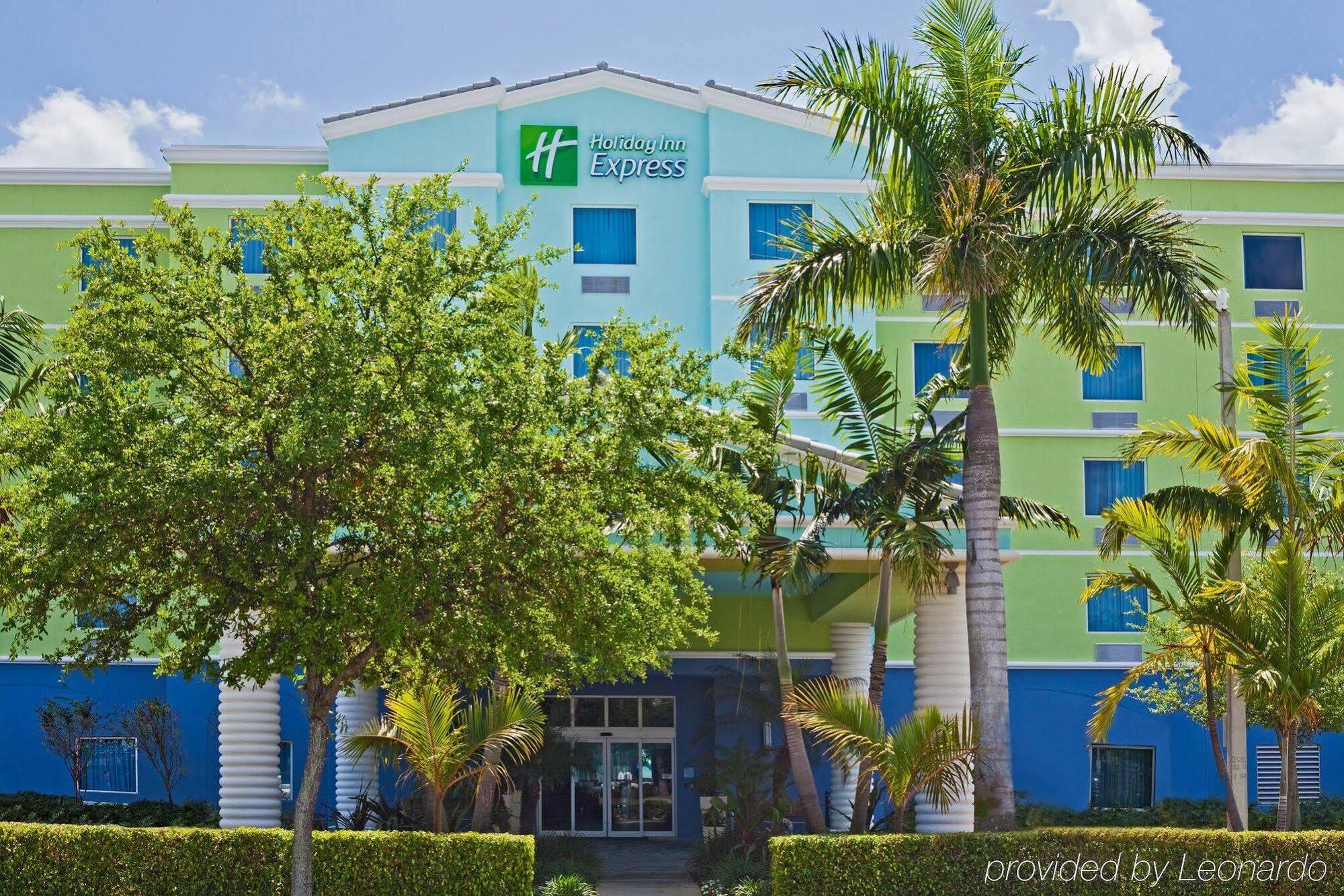 Holiday Inn Express Hotel & Suites Fort Lauderdale Airport/Cruise Port, An Ihg Hotel Экстерьер фото