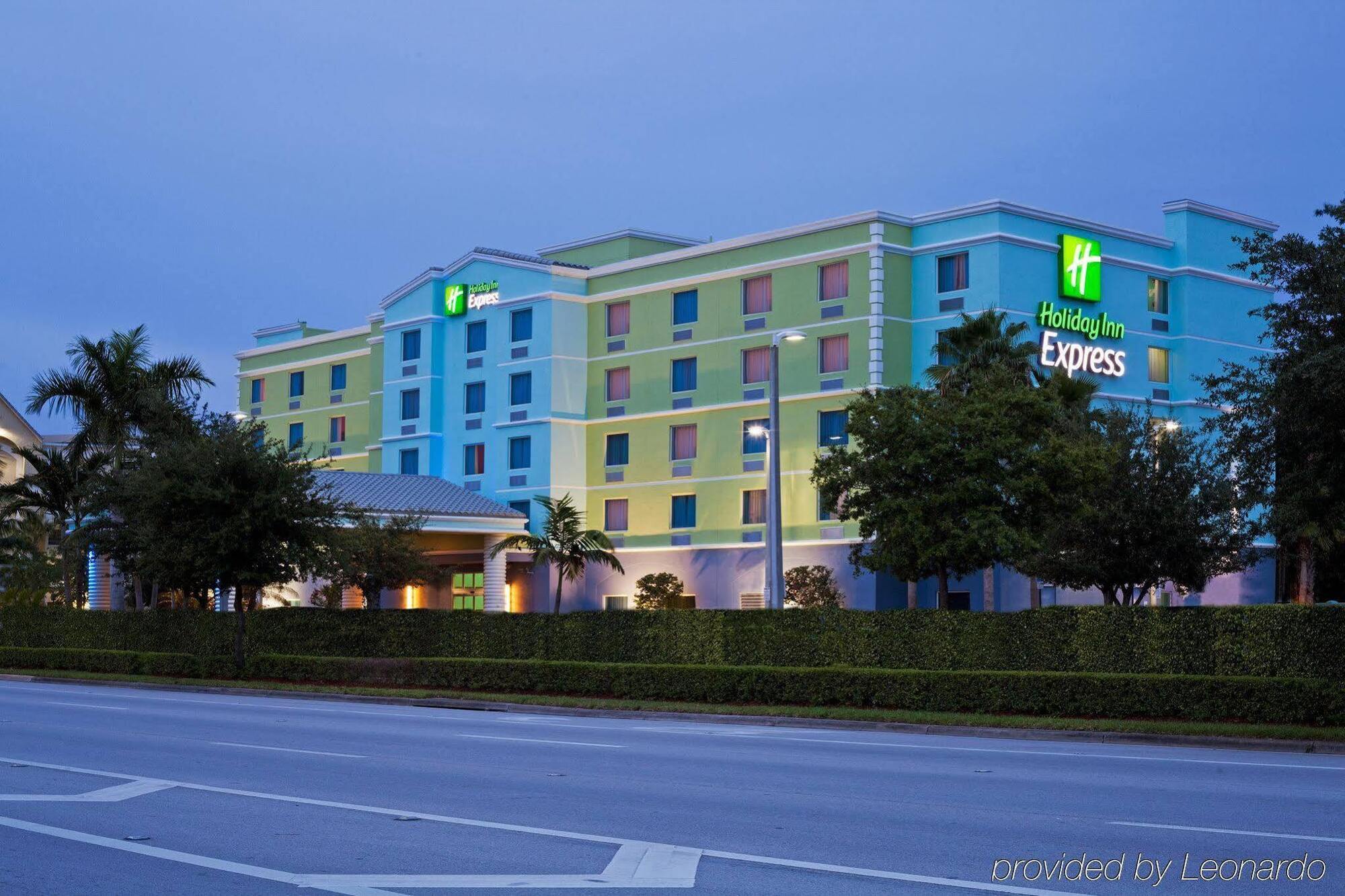 Holiday Inn Express Hotel & Suites Fort Lauderdale Airport/Cruise Port, An Ihg Hotel Экстерьер фото